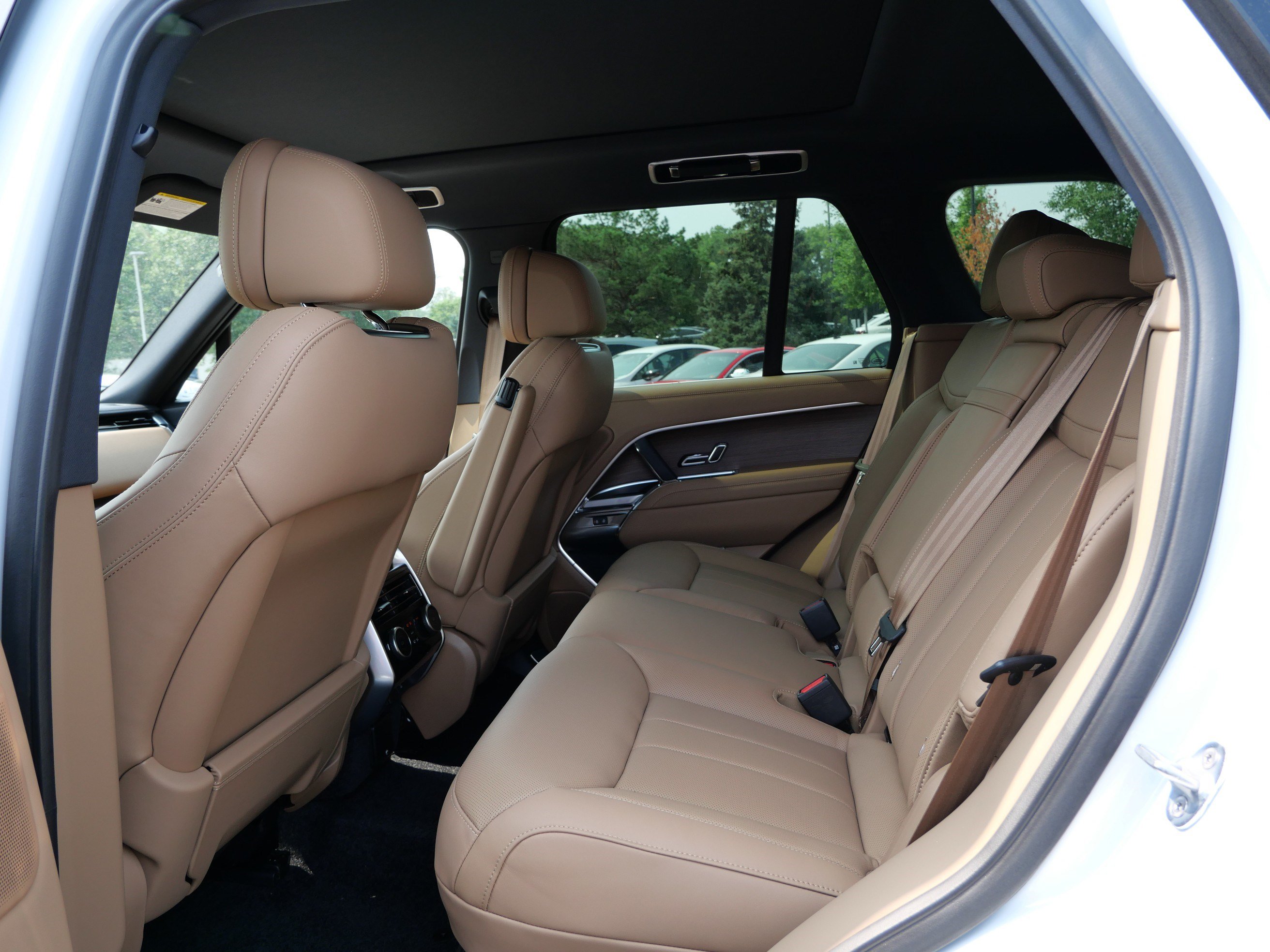 New 2026 Land Rover Range Rover SE AWD/4WD image 5