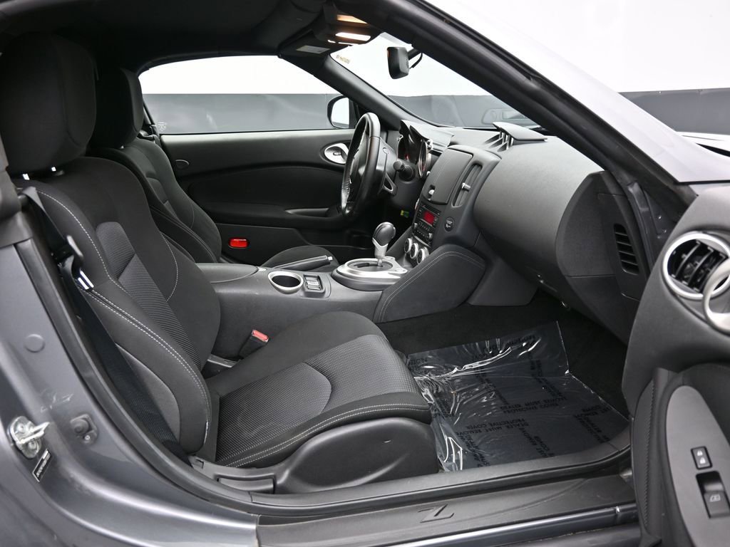 Used 2016 Nissan 370Z Roadster image 35