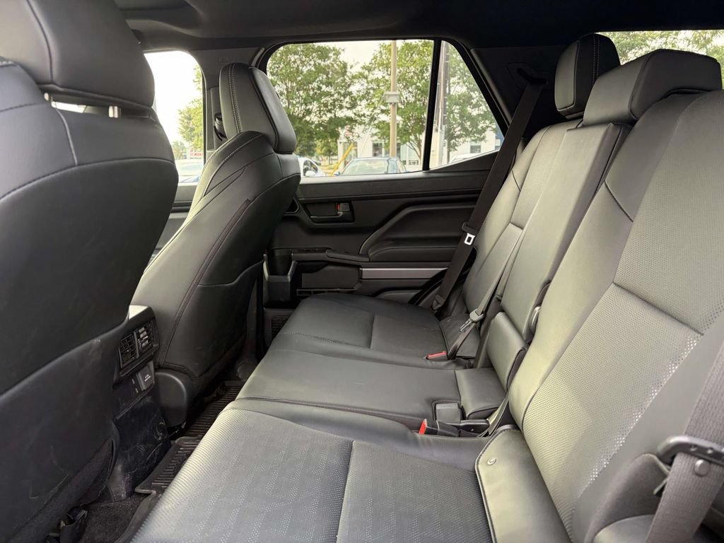 Certified 2025 Toyota 4Runner TRD Off-Road Premium AWD/4WD image 12