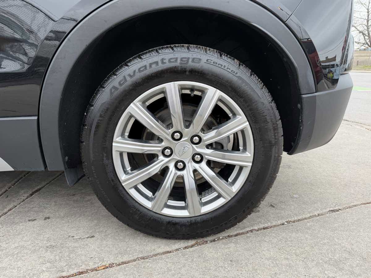 Used 2019 Cadillac XT4 Premium Luxury image 9