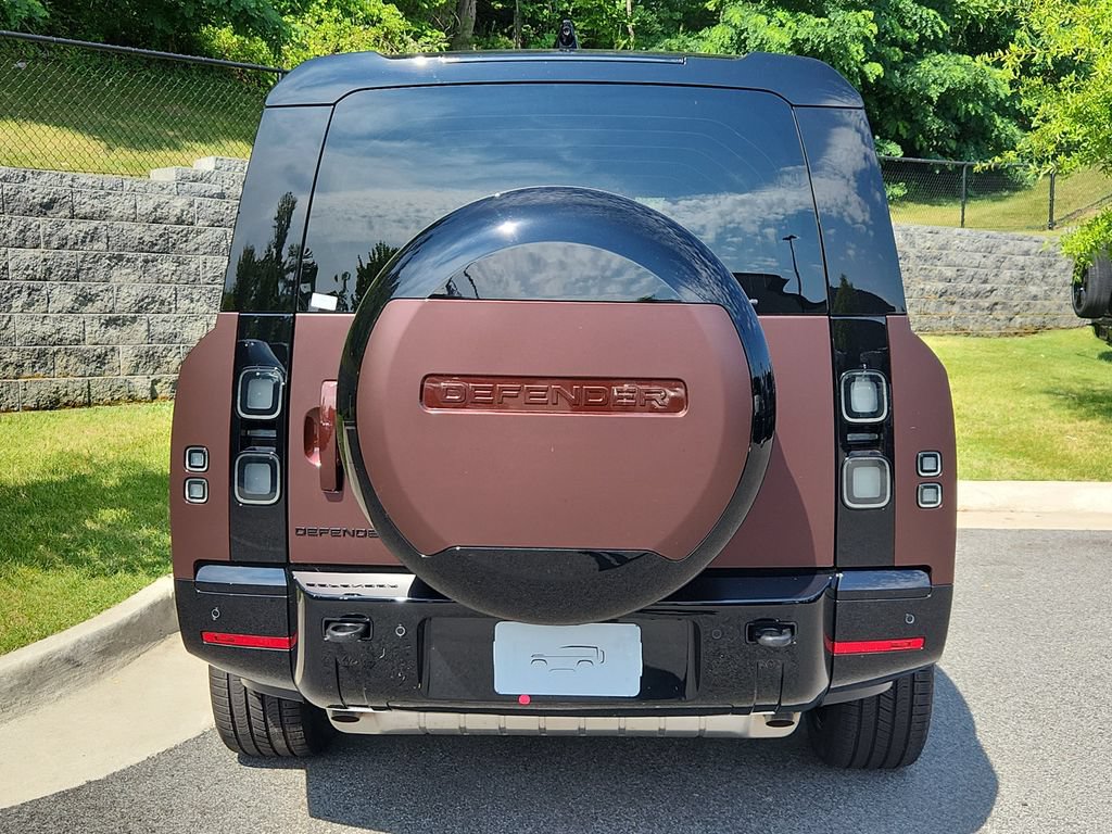 New 2026 Land Rover Defender 130 X-Dynamic SE AWD/4WD image 7