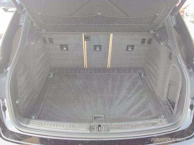 Used 2018 Porsche Macan AWD/4WD image 17