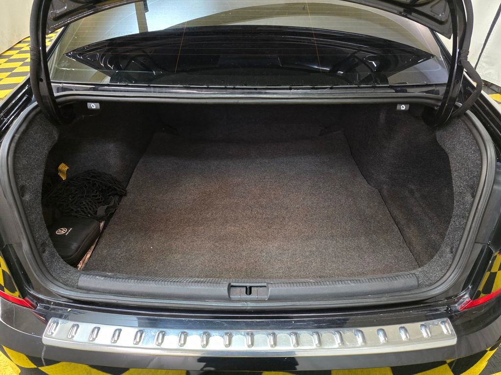 Used 2021 Volkswagen Passat 2.0T SE image 14