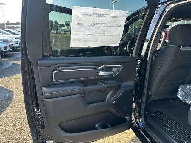 New 2026 RAM 1500 4x4 Crew Cab image 30