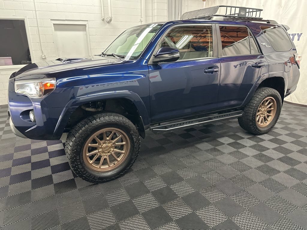 Used 2023 Toyota 4Runner TRD Off-Road Premium w/ Moonroof Package AWD/4WD image 5