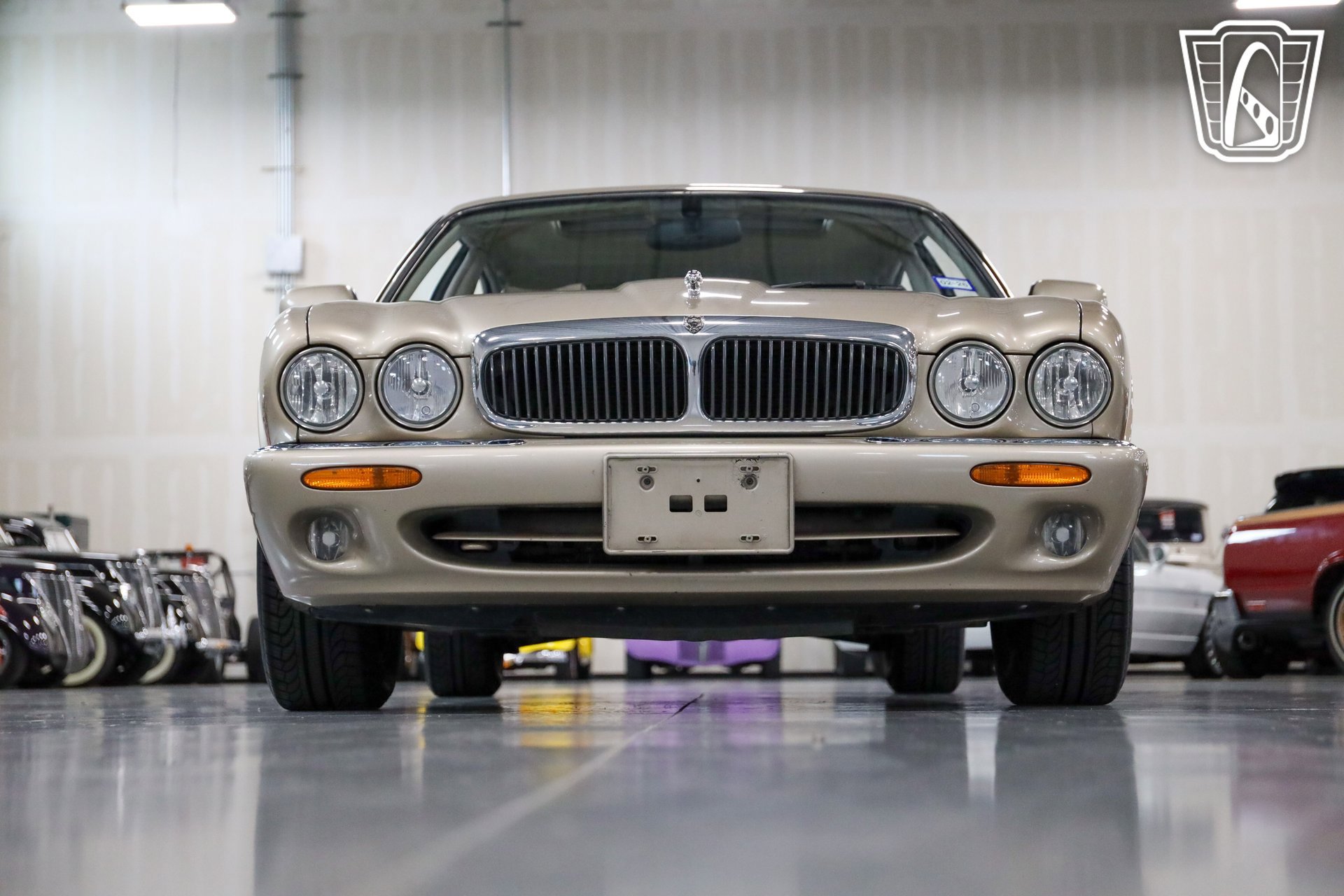 Used 2001 Jaguar XJ8 image 7