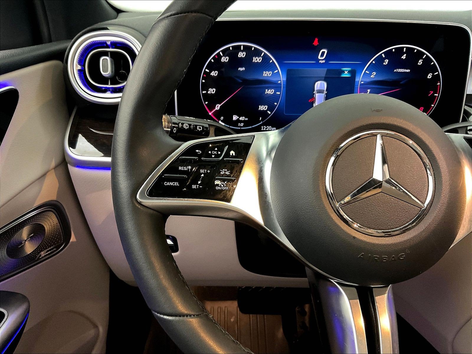 Used 2026 Mercedes-Benz GLC 300 4MATIC image 11