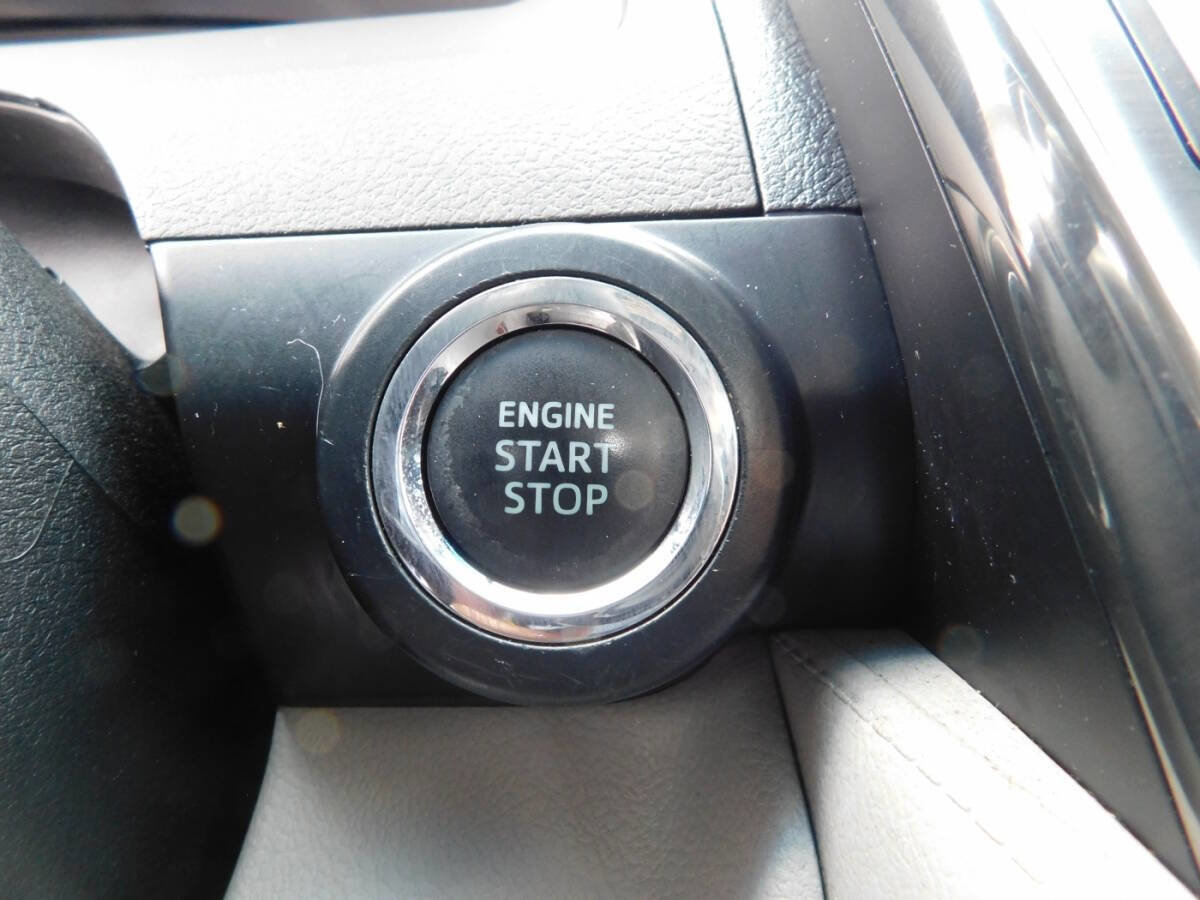 Used 2012 Toyota Camry XLE w/ Leather Pkg image 14