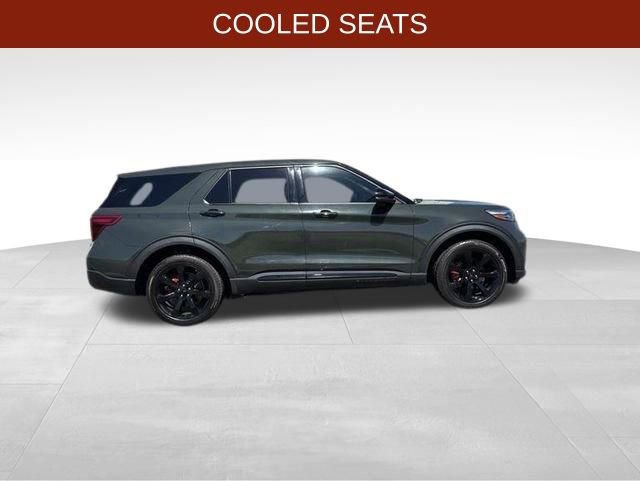 Used 2022 Ford Explorer ST w/ ST Street Pack AWD/4WD image 8