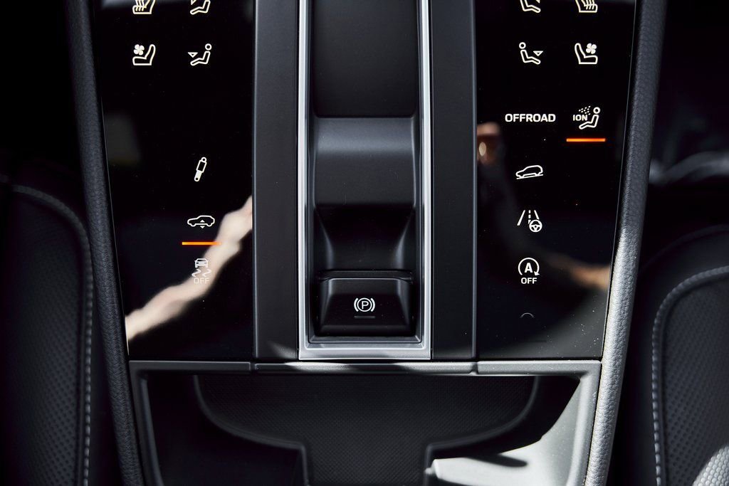 Used 2025 Porsche Macan GTS image 68