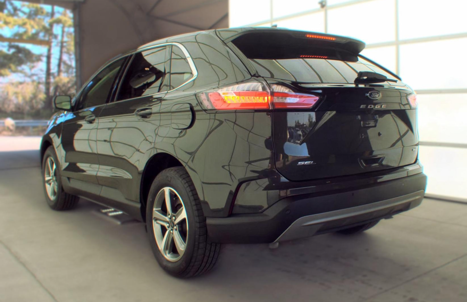 Used 2024 Ford Edge SEL w/ Convenience Package AWD/4WD image 7