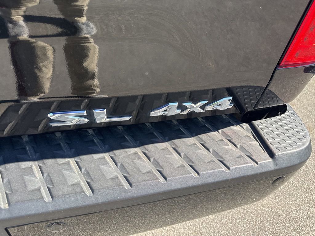 Used 2017 Nissan Titan SL AWD/4WD image 16