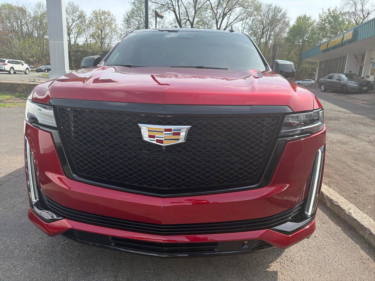 Used 2022 Cadillac Escalade Sport Platinum AWD/4WD image 2