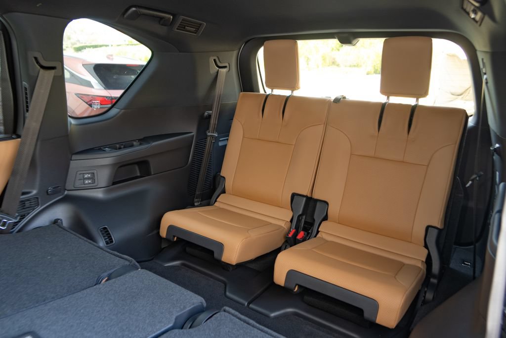 New 2026 Lexus LX 600 4WD w/ Luxury Package image 18