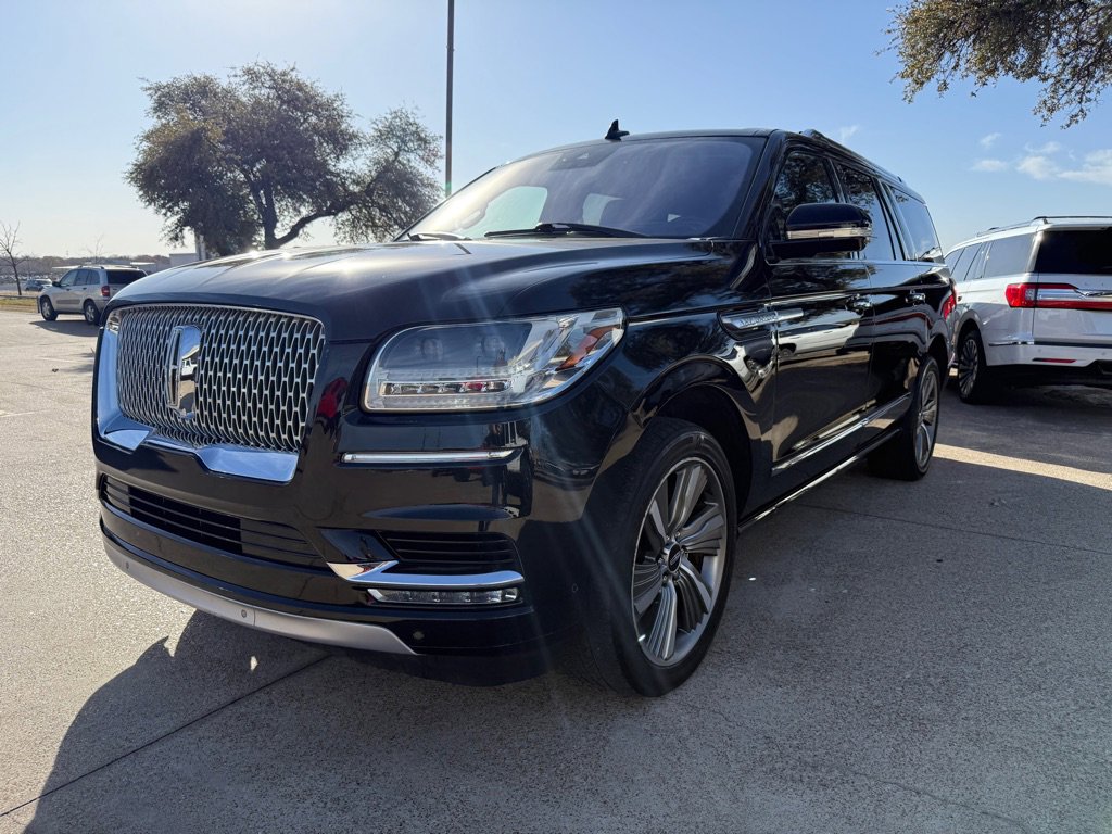 Used 2018 Lincoln Navigator L Reserve w/ Technology Package image 3