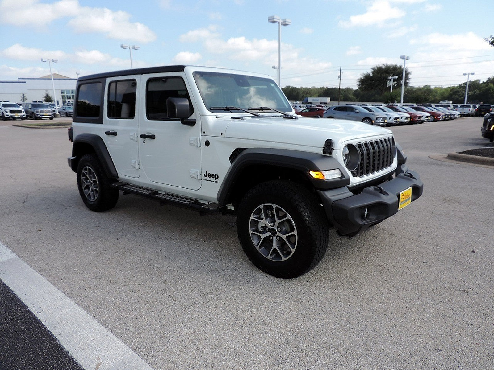 Used 2025 Jeep Wrangler Unlimited Sport AWD/4WD image 3