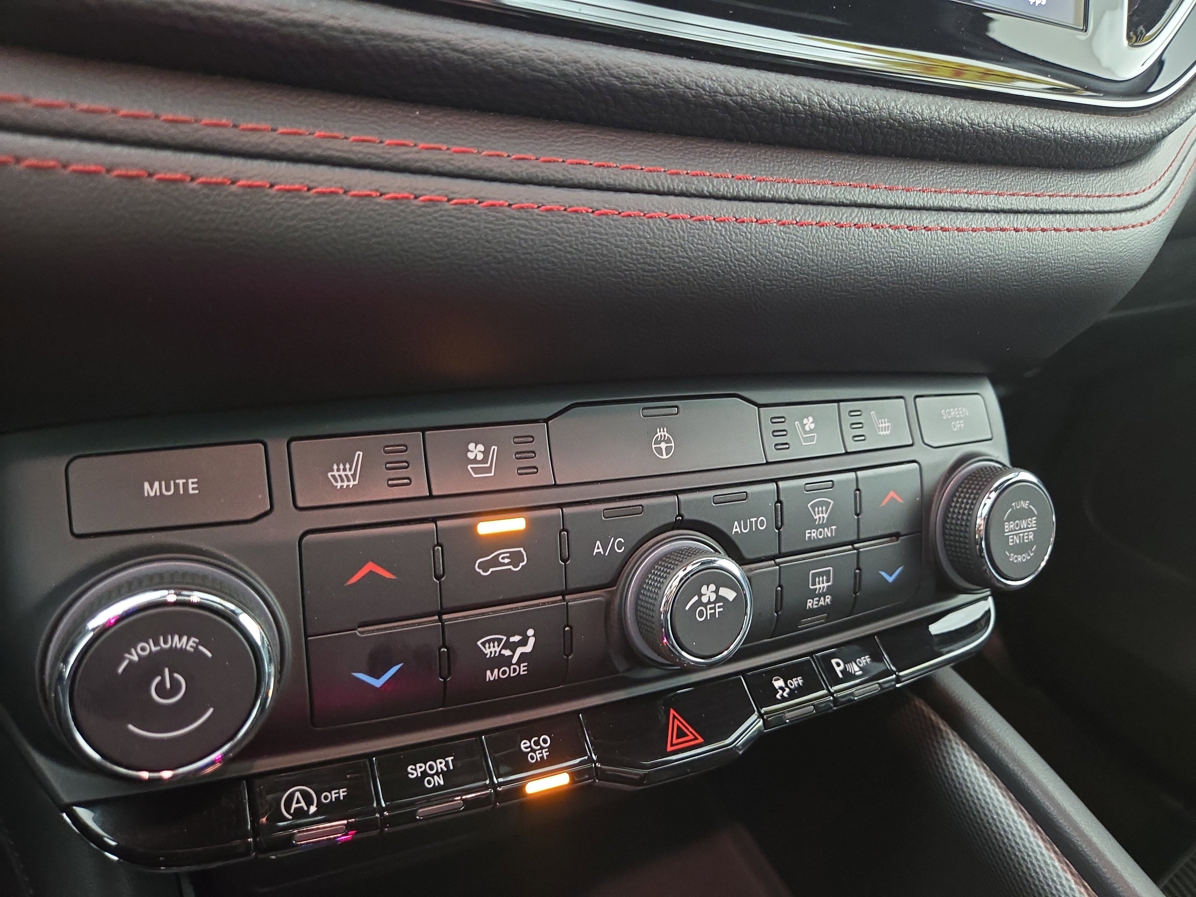 Used 2023 Dodge Durango GT image 28