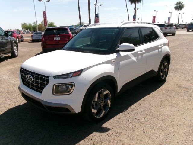 Used 2024 Hyundai Venue SEL image 1