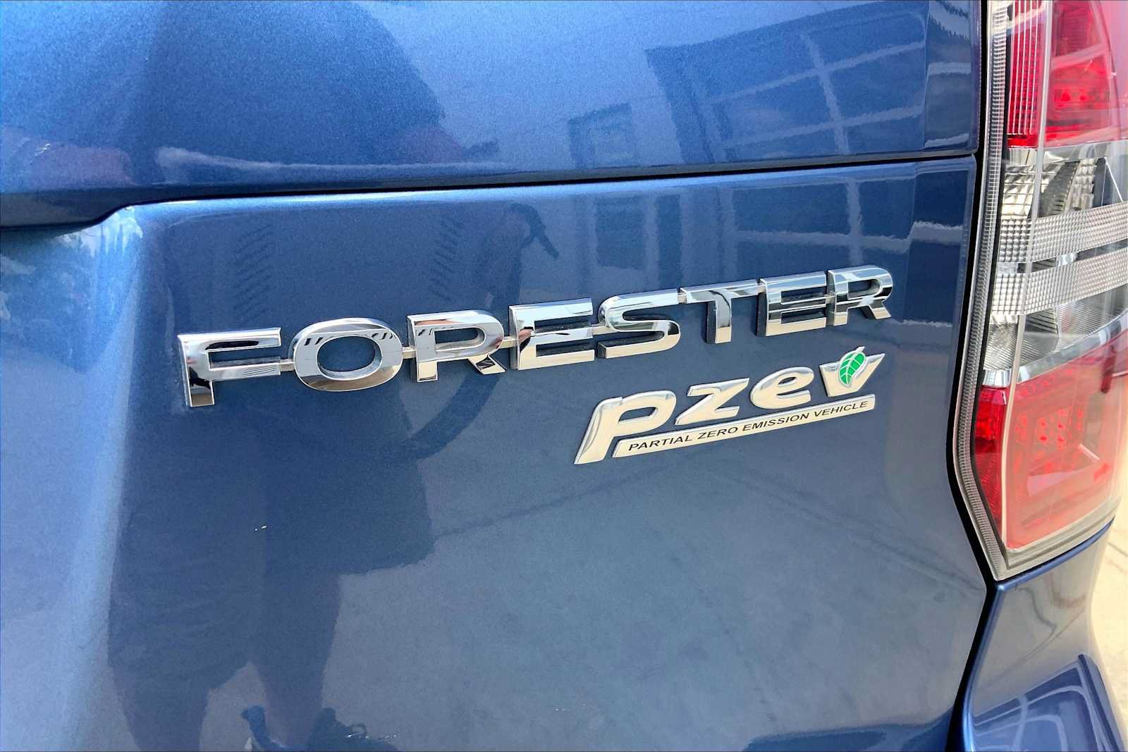 Used 2016 Subaru Forester 2.5i Limited AWD/4WD image 10