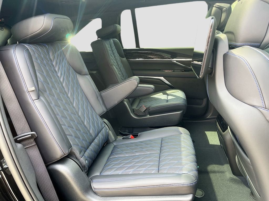 New 2025 Cadillac Escalade IQ Luxury 1 AWD/4WD image 30