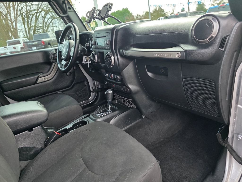 Used 2018 Jeep Wrangler Unlimited Sport w/ Connectivity Group image 22
