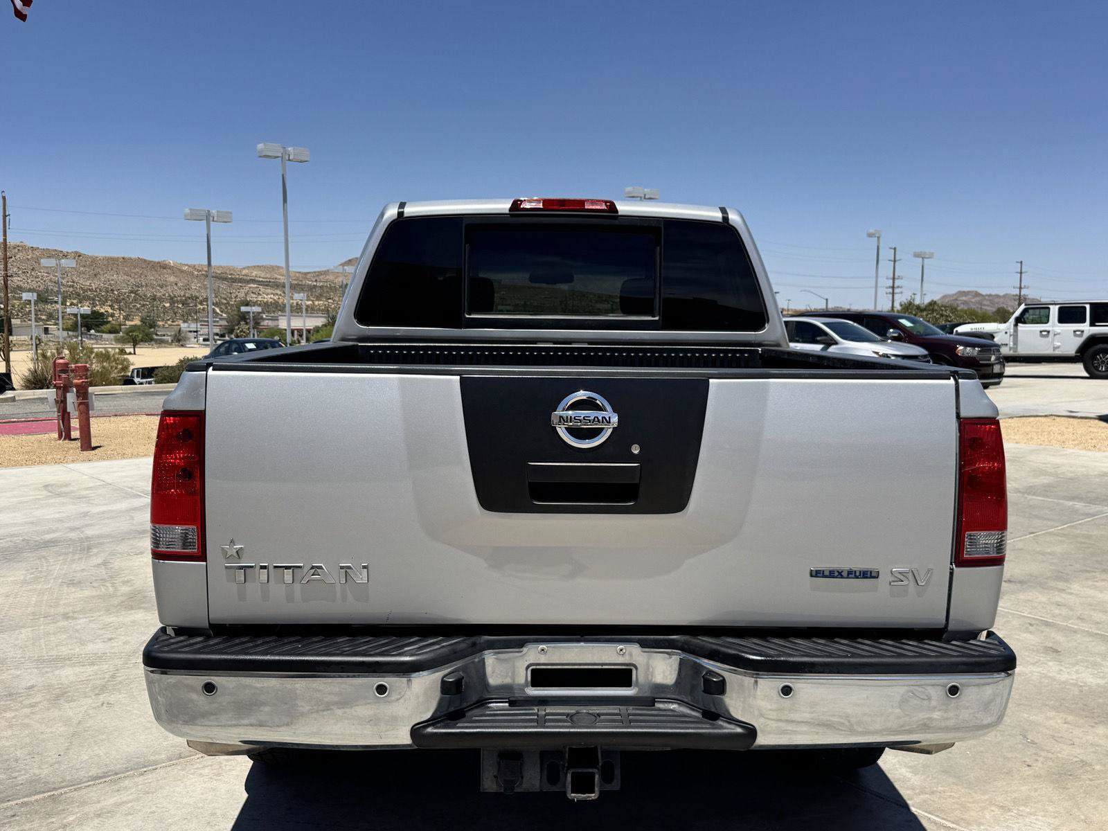 Used 2011 Nissan Titan SV RWD image 5