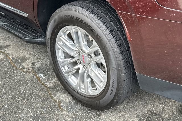 Used 2023 GMC Yukon SLT image 3