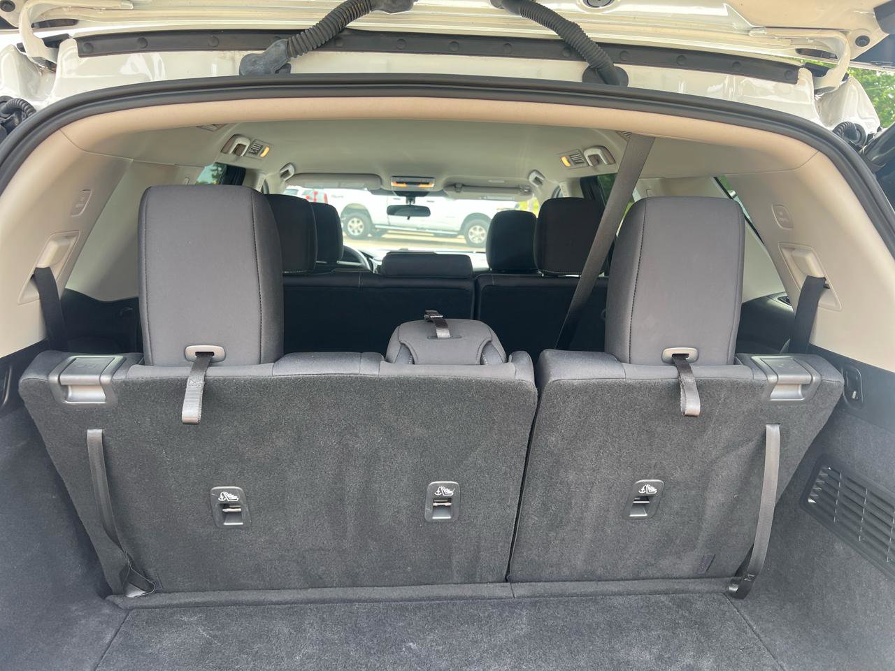 Used 2025 Nissan Pathfinder SV AWD/4WD image 15