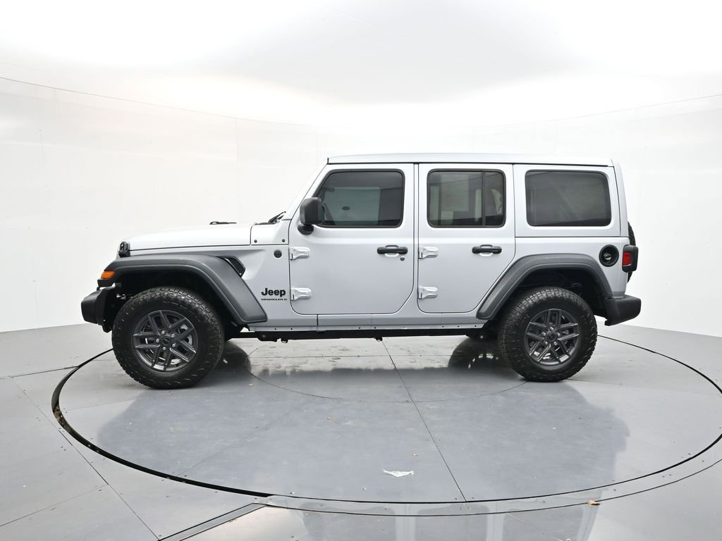 Used 2024 Jeep Wrangler Sport S image 4