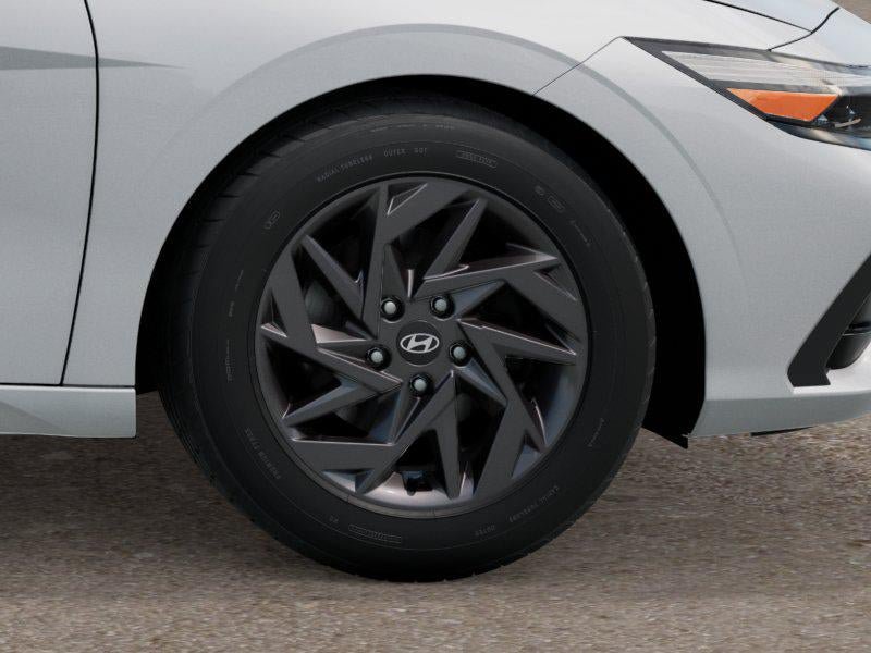 Used 2025 Hyundai Elantra Hybrid FWD image 8