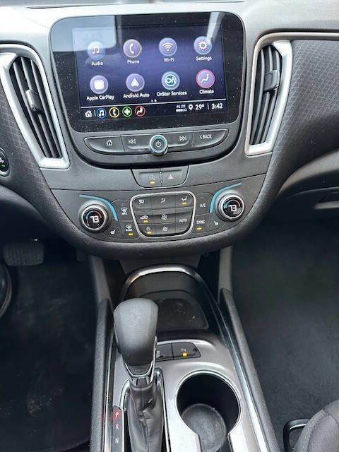 Used 2024 Chevrolet Malibu LT image 20