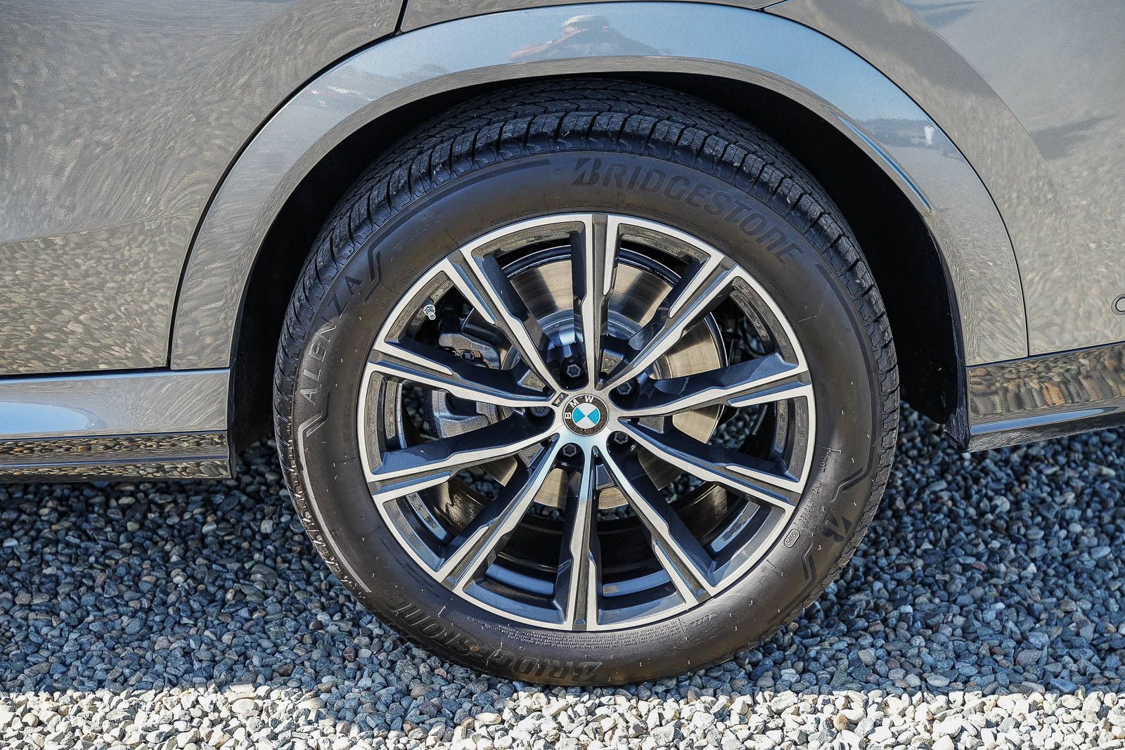 Used 2024 BMW X6 xDrive40i w/ Premium Package AWD/4WD image 10