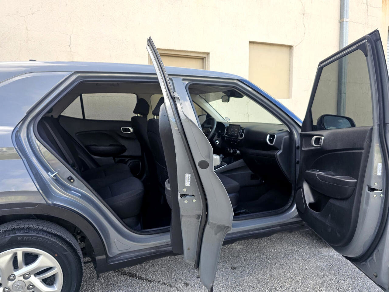 Used 2021 Hyundai Venue SE FWD image 20