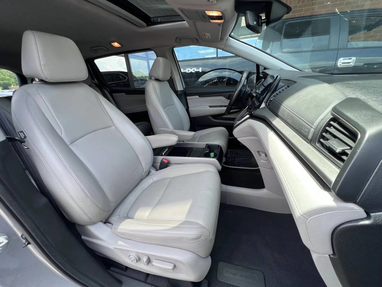 Used 2021 Honda Odyssey EX-L image 19