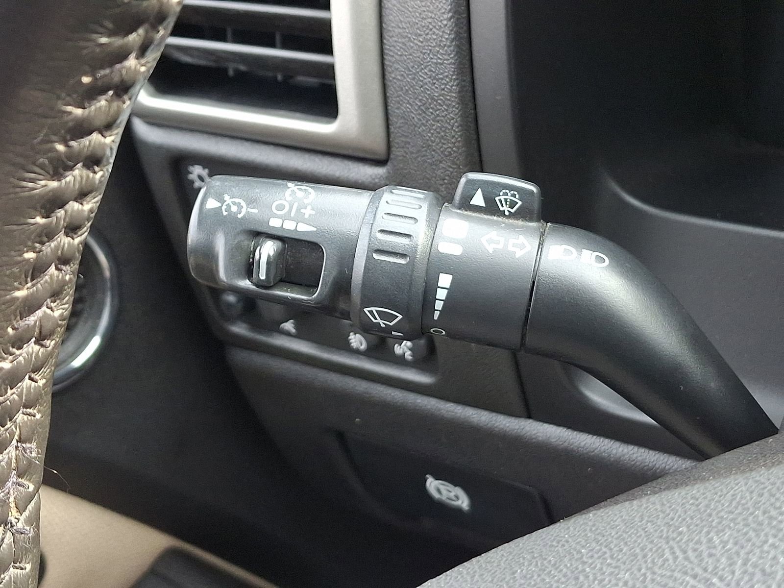 Used 2011 GMC Canyon SLE image 22