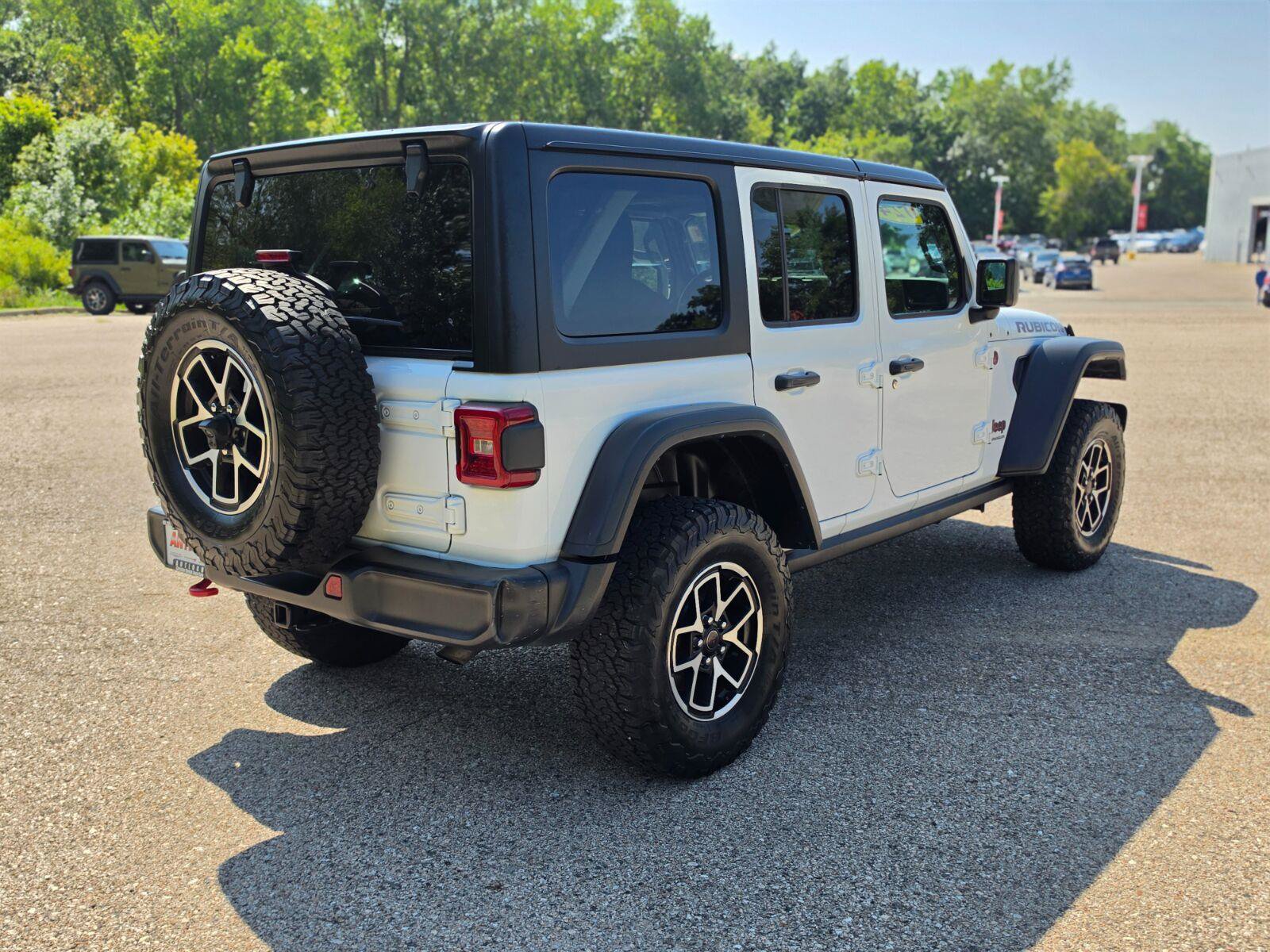 Used 2024 Jeep Wrangler Unlimited Rubicon AWD/4WD image 15