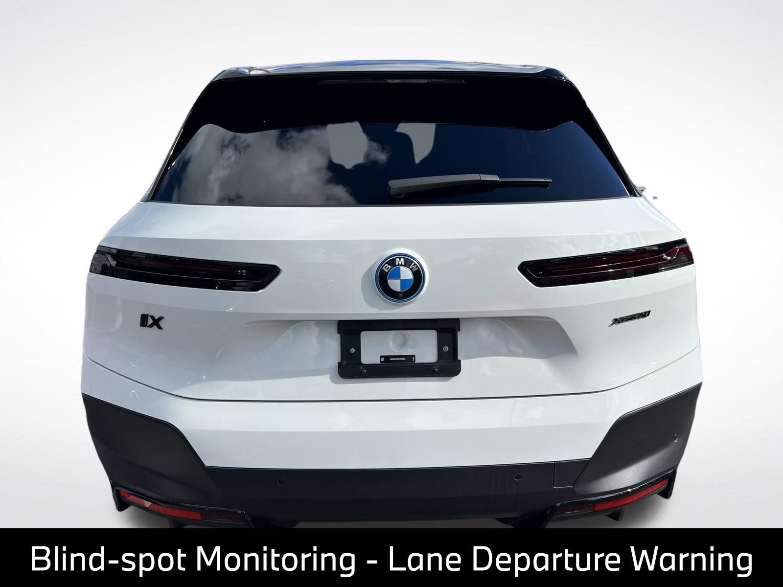 Used 2024 BMW iX xDrive50 w/ Convenience Package AWD/4WD image 6