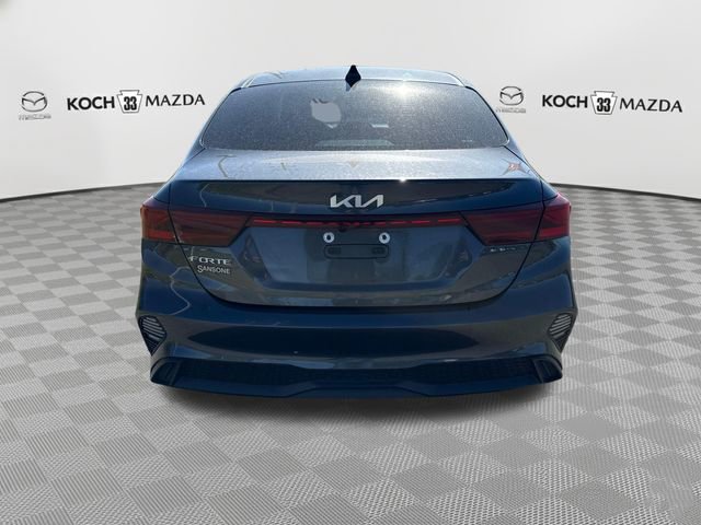 Used 2023 Kia Forte LXS w/ LXS Technology Package FWD image 6