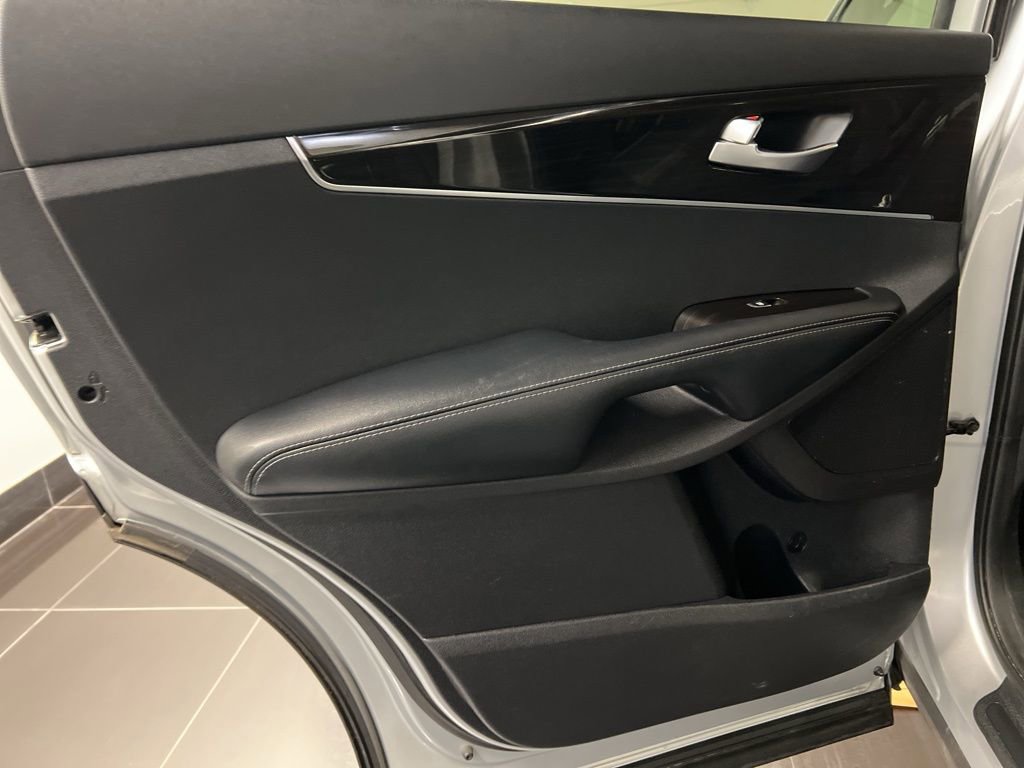 Used 2020 Kia Sorento S image 31