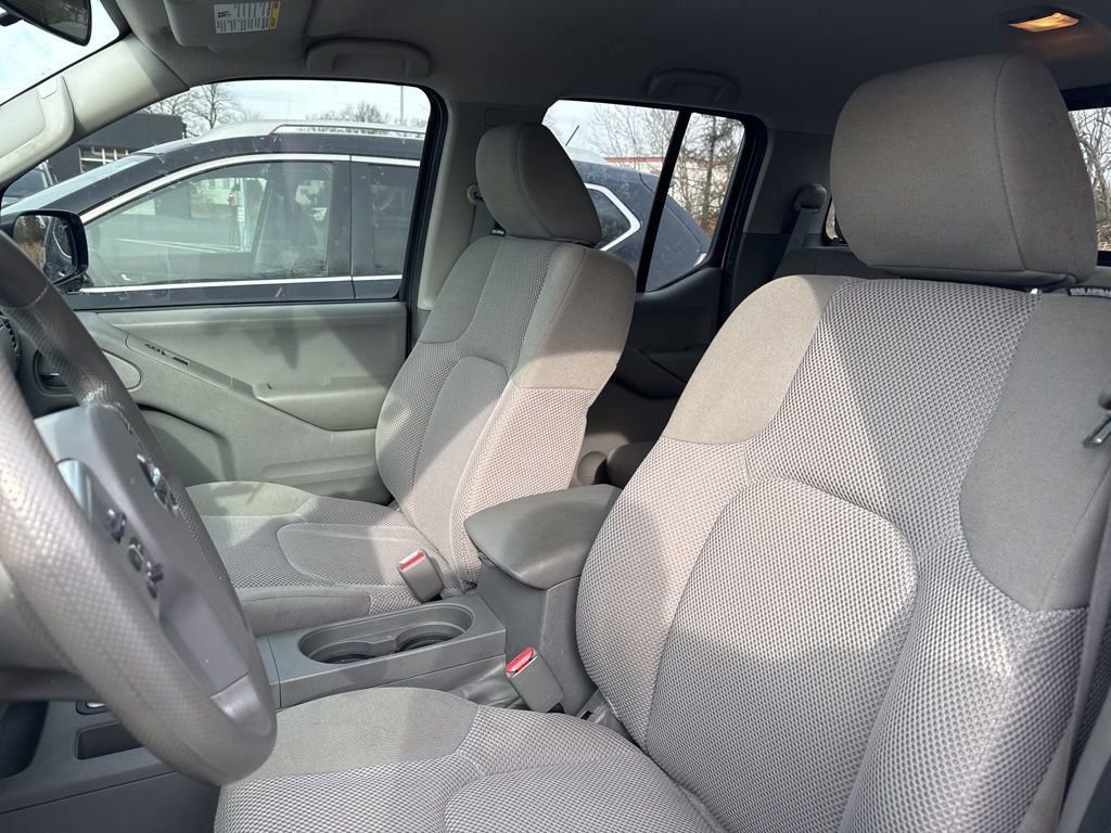 Used 2019 Nissan Frontier SV image 5