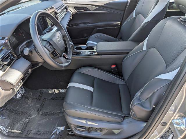 Used 2025 Toyota Camry SE image 16