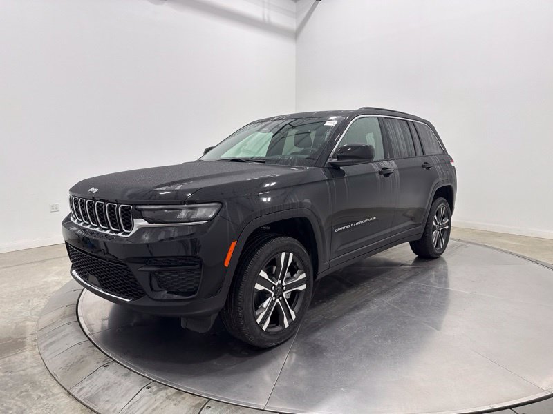 New 2027 Jeep Grand Cherokee Laredo X AWD/4WD image 3