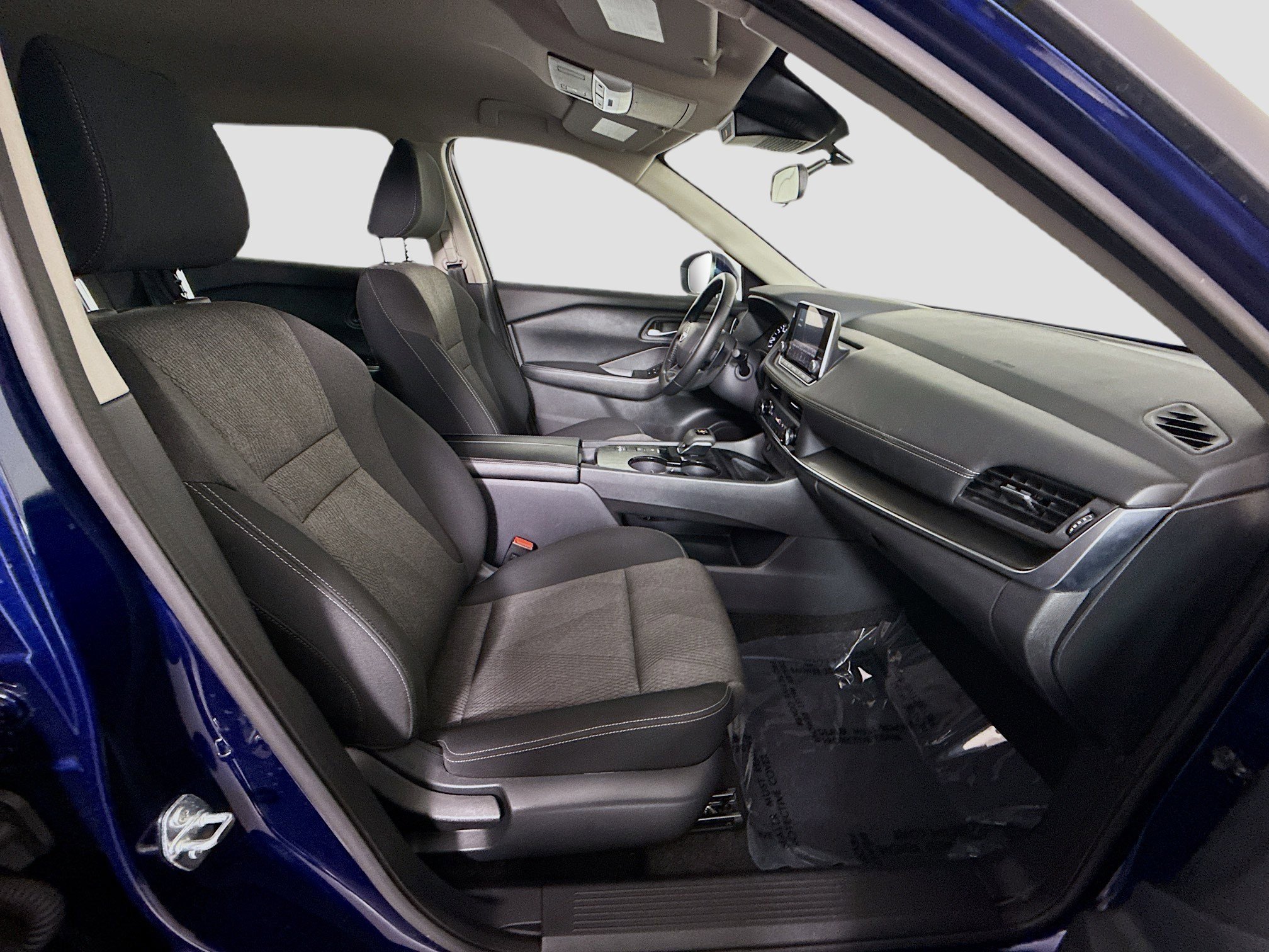 Used 2025 Nissan Rogue SV image 29