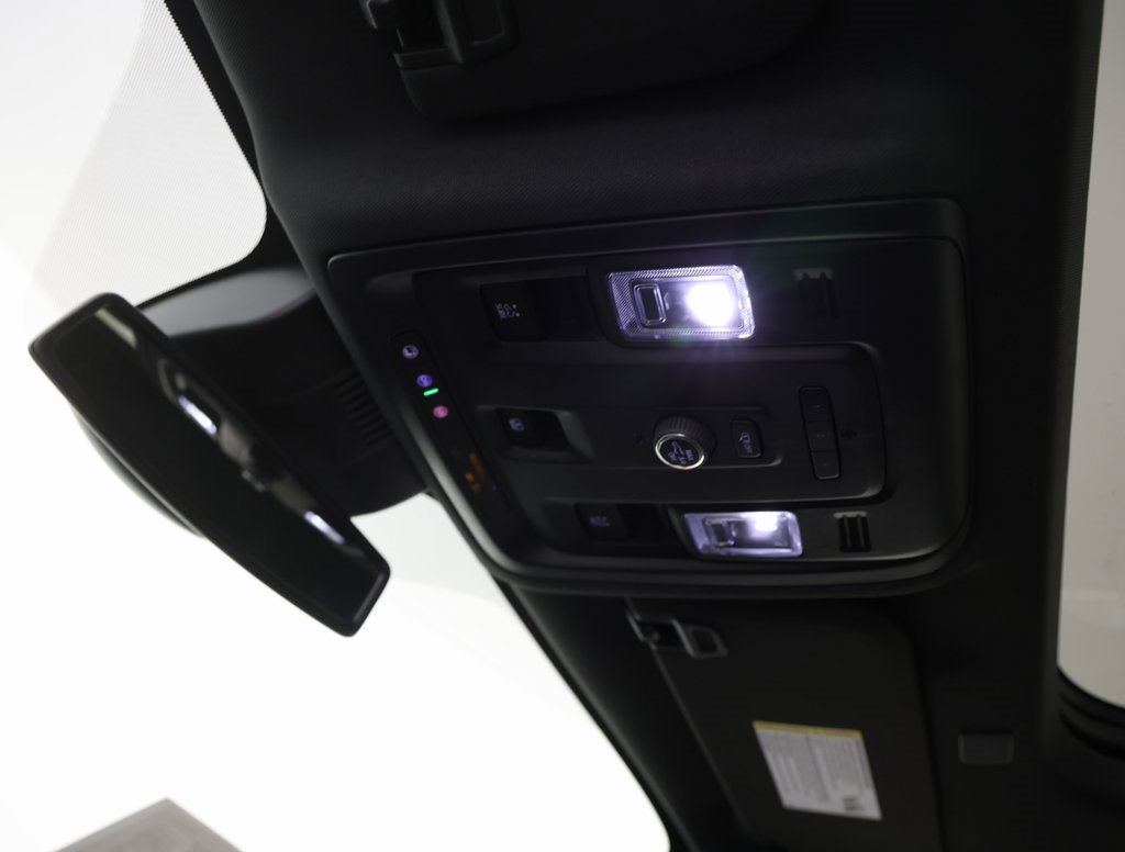 Used 2023 GMC Yukon SLT image 24