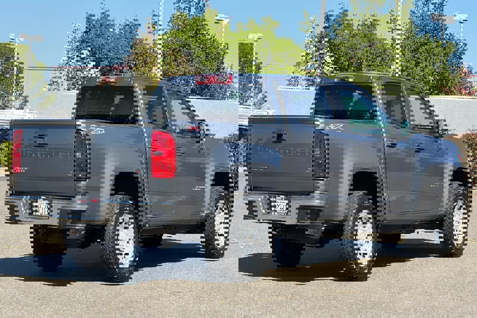 Used 2022 Chevrolet Colorado W/T image 2