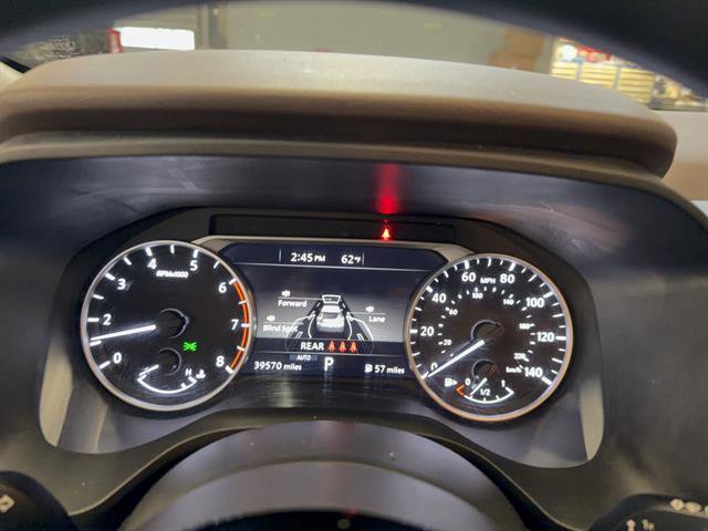 Used 2021 Nissan Rogue SV image 3