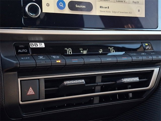 Used 2025 Toyota Camry SE image 15