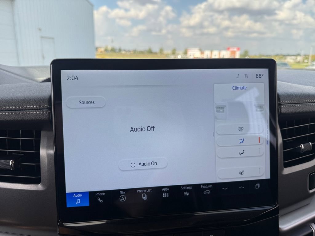 Used 2024 Ford Expedition XLT image 17