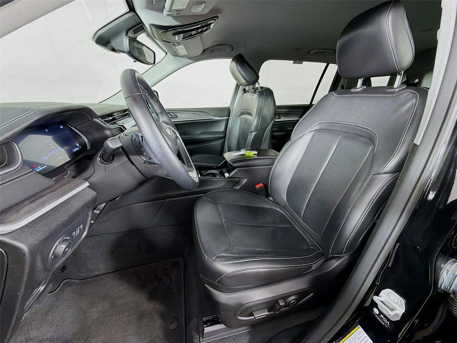 Used 2022 Jeep Grand Cherokee L Limited image 11