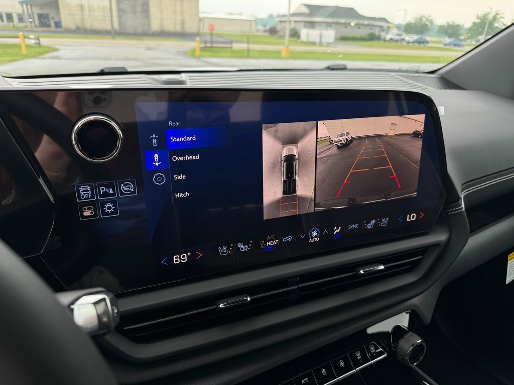 New 2025 Chevrolet Silverado EV LT image 27